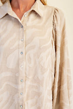 Load image into Gallery viewer, Taupe Textured LS Button Down Top
