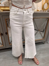 Load image into Gallery viewer, White/Tan Stitching Denim Jeans