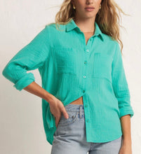 Load image into Gallery viewer, Z Supply Cabana Green Kaili Button Up Gauze Top