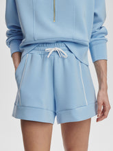 Load image into Gallery viewer, Varley Barnes HR Short 4.5-Airy Blue
