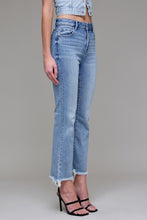 Load image into Gallery viewer, Hidden 27” Inseam Happi HW Crop Flare Jean-Light Wash