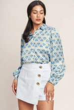 Load image into Gallery viewer, White Woven Skort w/ Gold Buttons