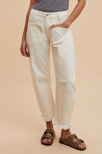 Load image into Gallery viewer, Ivory Fray Hem Slim Barrel Leg Jeans