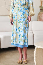Load image into Gallery viewer, Light Olive/Blue Floral Elastic Band Midi Skirt
