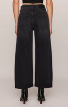 Load image into Gallery viewer, Z Supply Nocturne The Show Off HR Bowed Jean