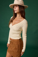 Load image into Gallery viewer, Cream Stretchy V-Neck LS Scallop Top