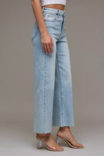 Load image into Gallery viewer, Hidden Lt. Wash Wide Leg Denim Jean