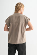 Load image into Gallery viewer, Satin V-Neck SS Top Mocha