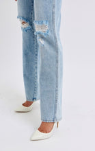 Load image into Gallery viewer, Light HW Distressed 90’s Straight Jean