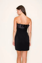 Load image into Gallery viewer, Black Ruffled Strapless Dress