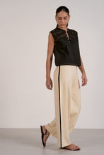 Load image into Gallery viewer, Black Button Down Lace SS Top