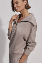 Load image into Gallery viewer, Varley Taupe Marl Yates Half Zip Pullover