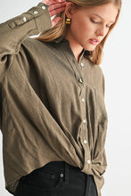 Load image into Gallery viewer, Slate Texture Twist Hem Button Down Top