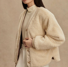 Load image into Gallery viewer, Varley Sandshell/Ash Taupe Drew Reversible Jacket