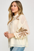 Load image into Gallery viewer, Cream Cutwork Embroidered Woven Blouse