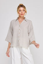 Load image into Gallery viewer, Natural Striped Quarter Slv Button Down Top