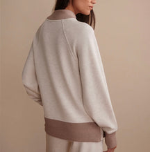 Load image into Gallery viewer, Varley Loxely Raglan Boyfriend Sweat-Ivory Marl/Taupe Marl