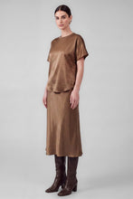 Load image into Gallery viewer, Brown Satin Dolman SS Top