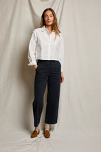 Load image into Gallery viewer, Perfect White Tee White Poplin LS Woven Button Top