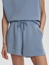 Load image into Gallery viewer, Varley Atrium HR Short 4.5-Rain Blue