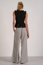 Load image into Gallery viewer, Black Slvls Peplum Tie Frnt Top