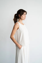 Load image into Gallery viewer, Ivory High-Low Slvls Blouse
