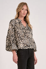 Load image into Gallery viewer, Black Printed V-Neck LS Blouse