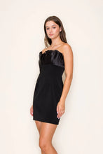 Load image into Gallery viewer, Black Ruffled Strapless Dress