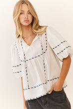Load image into Gallery viewer, Off White Contrast Trim Poplin Top