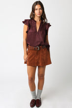Load image into Gallery viewer, Maroon Linen Split Neck Ruffle Slv Top