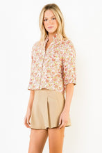 Load image into Gallery viewer, Pink Floral Top w/ Buttons (THML)