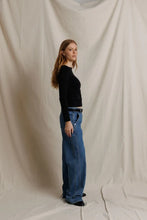 Load image into Gallery viewer, Perfect White Tee Jersey LS Tee True Black