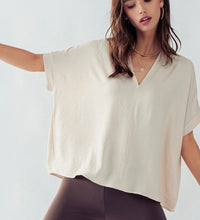 Load image into Gallery viewer, Seed Pearl V-Neck Oversized SS Top