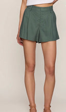 Load image into Gallery viewer, Z Supply Everglade Vantage Linen Shorts