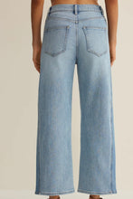 Load image into Gallery viewer, Z Supply Luna HR Crop Bowed Jean