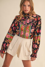 Load image into Gallery viewer, Black Multi Floral Pattern Top