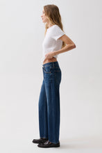 Load image into Gallery viewer, Pistola Lexi MR Bowed Straight Jean- Moonwave