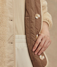 Load image into Gallery viewer, Varley Sandshell/Ash Taupe Drew Reversible Jacket