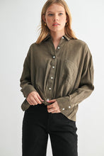 Load image into Gallery viewer, Slate Texture Twist Hem Button Down Top