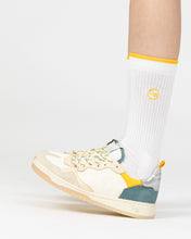 Load image into Gallery viewer, Oncept Phoenix Sneaker- La Creme