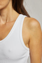 Load image into Gallery viewer, Perfect White Tee Ribbed Structured Bra Friendly White Tank