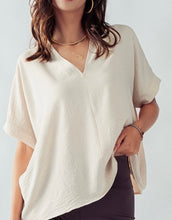 Load image into Gallery viewer, Seed Pearl V-Neck Oversized SS Top