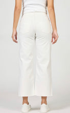 Load image into Gallery viewer, DJD White Holly Jean