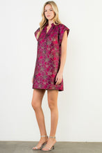 Load image into Gallery viewer, Magenta Floral Print SS V-Neck Dress (THML)