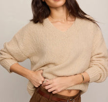 Load image into Gallery viewer, Z Supply Chalk Bolton Boucle Sweater