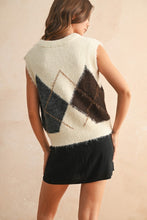 Load image into Gallery viewer, Cream Multi Argyle Pattern Sweater Vest