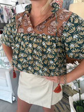 Load image into Gallery viewer, Green Floral Detailed Puff Slv Top (THML)