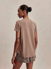 Load image into Gallery viewer, Varley Saskia Seamless Longline Tee- Pine Bark