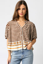 Load image into Gallery viewer, Cream Brown Striped/Printed SS Button Down Top