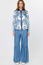Load image into Gallery viewer, Navy/Cream Printed LS Button Down Blouse